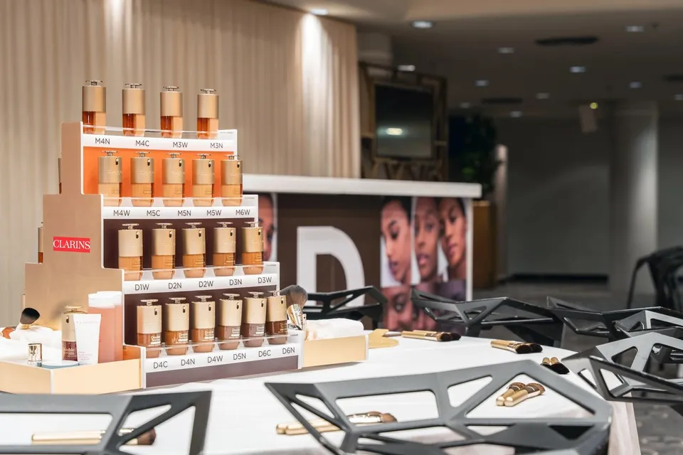 Clarins tiered foundation shade display