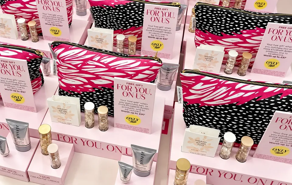 Elizabeth Arden printed merchandising display