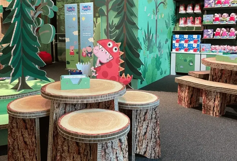 Picture for the article: How to Introduce Visual Displays Into Museums Without Disrupting the Experience