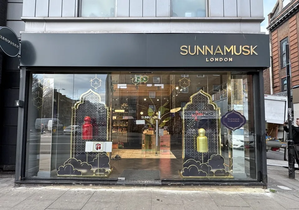 Sunnamusk decorative fragrance window campaign