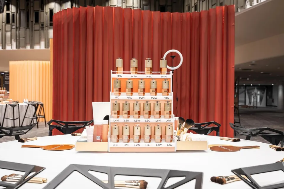 Clarins tiered foundation shade display
