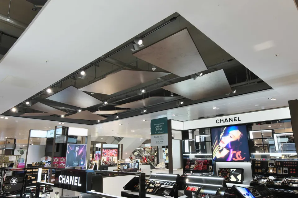 Picture for the article: Technologies To Integrate With Your Retail Cosmetic Displays